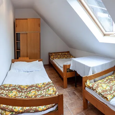 Ośrodek wypoczynkowy Dom Gościnny *